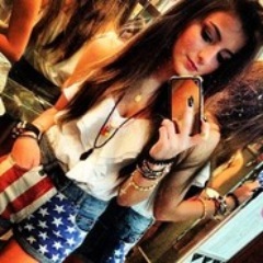 AkermanCloe's profile picture. FUCK BIO