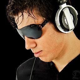 trabalho em Boates, Pubs, eventos particulares como Formaturas, 15 anos, Casamentos, EVENTOS EM GERAL... Tel:(053)8125-8986MSN: djandersonlisboa@hotmail.com