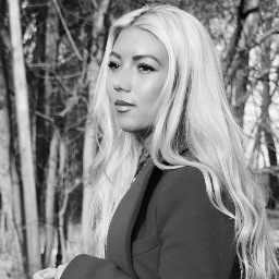 Bachelor i markedsføring med spisskompetanse i HRM. Marketing Manager i @FRAMarrangements.