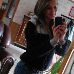 MEG_izzle's profile picture. Maine. Oceanside.