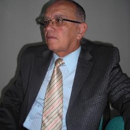PENSIONADO - EX-GERENTE FEMINDE 25 AÑOS SERVICIO