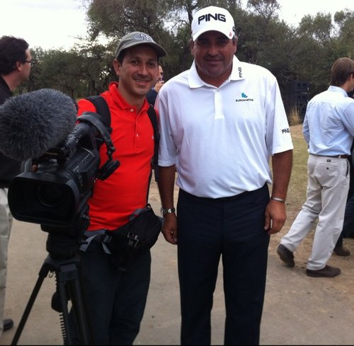 Periodista. Realizador de TV. Aprendiendo de golf. Dos Emmy. Anolaimuno.