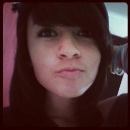 Aquariana , bipolar , feia , directioner , chatinha , boom eu u.u 
  Goostou segue .? eu  sigoo  dvolta