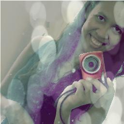 Piauiense com muito orgulho,evangelica da ASSEMBLEIA DE DEUS,apaixonada pela minha familia e amigos,solteiraa,C.O.R.I.N.T.H.I.A.N.A e muito feliz♥