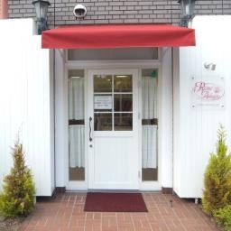 RoseAdagio's profile picture. ロマンティックな花柄生地を中心に扱うパッチワークキルト専門店です。沢山の方とパッチワークを楽しみたいです。