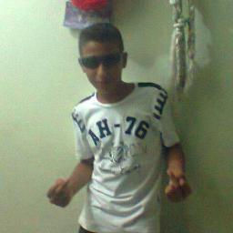 Soy gracioso a mi manera no ahi forma de qe pueda cambiar si te agrado bien si no tambien, la vida es bella a si qee no le des las espalda (y) ♥