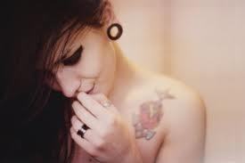 o meu jeito de ser αs vezes
incomodα os outros. .
mαs eu não ligo ;)
sou o qê sou.
qem nαo estiver feliz qê se mαte ((y