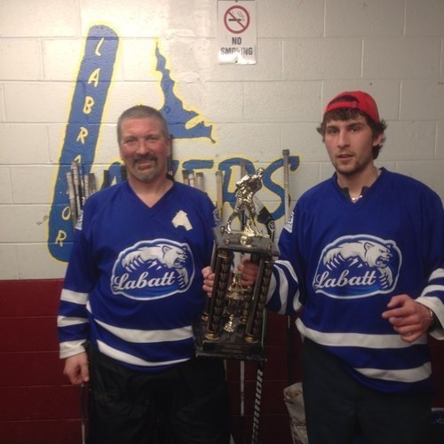 Mechanic, loves fishihg,hunting,skidooing,quading and snowboarding! Plays hockey, ball hockey and soccer.