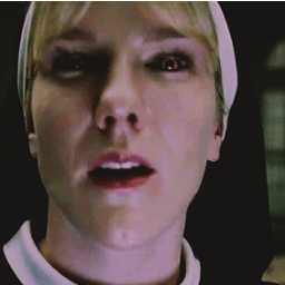 Me encanta la serie american horror story y en cada temporada se pone mejor.