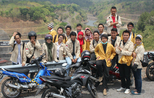 Yaaa akun teknik sipil Unsoed angkatan 2010, ga jelas? Tanya aja..