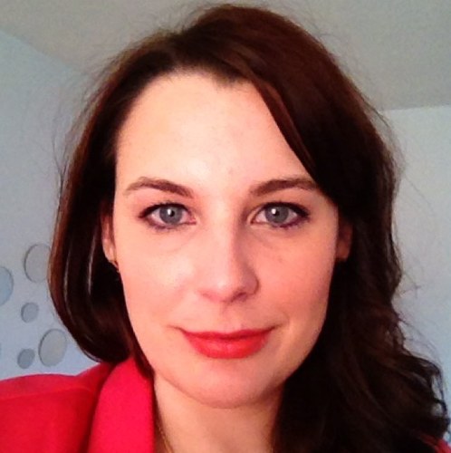 A low tech, tech consultant with cinderella dreams and champagne aspirations.