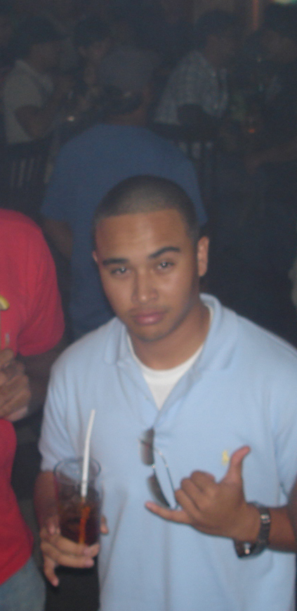 tbreezy32's profile picture. 