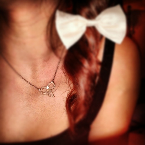 burnette_n_bows's profile picture. Brunettes do it better. Let me love you.