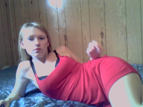 sexyyelena's profile picture. im a single 23 college girl from russia trying to make some money to get to usa to make my deams come true ,i enjoy talking with american guys :x