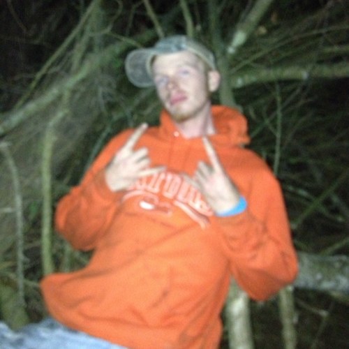 I smoke all day everyday, up for some newcomers to smoke with. Lets get trashed and high as we want n lets go n burn up a forest. Anything else, ask away \m/