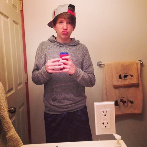 basketball player! follow me ill follow you;) definetly girls;)