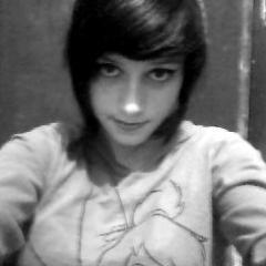 oe , a @zombiecarols é minha ♥ bj me siga no @__breathlesss