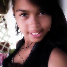 não sei viver de mentiras,não sei vouar de pés no chão,sou sempre eu mesma,mais com serteza não serei a mesma para sempre. viva a vida sem medo de ser feliz!