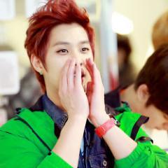 ผมบอท ลีดเดอร์ยังซึงโฮ เอ็มแบล็ค ครับ ❤  I'm perfect leader of MBLAQ //My Family is คนหน้าตาดีแฟม 555//ถึงผมจะเป็นคนตาดุ ขี้เกียจ แต่ผมก็ใจดีนะครับ :)
