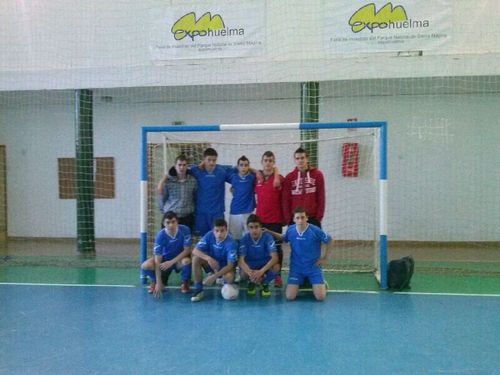 Jugador de @torresfscadete;Botellonero;Amigo de mis amigos;Me gusta el Break y Canelita;...Ella;)