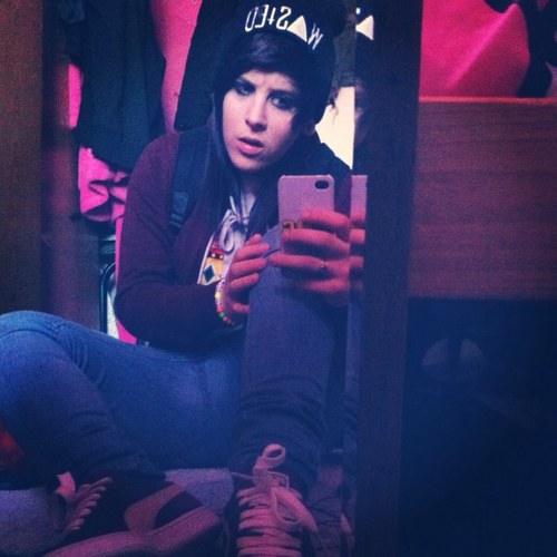 Follow my twitter @lesleyallan7
