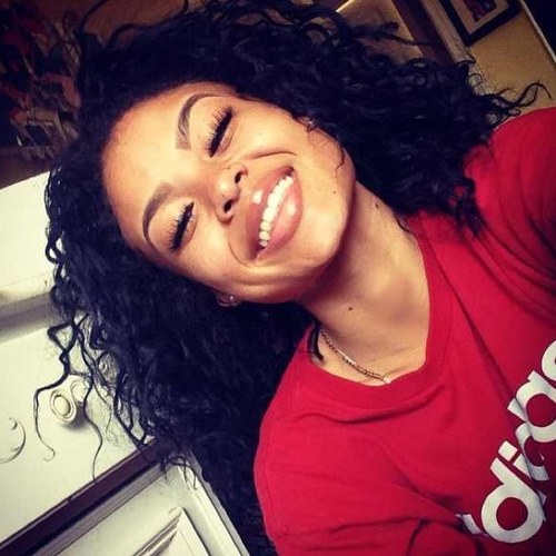 iMeanWhoElse's profile picture. Broken hearts. Silent tears. Hidden Pain. Its all clear. Love is what hurts you the most. I'll never fall in love again.