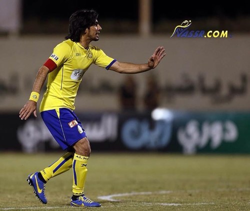 شاعر واحياناً متذوّق لـ الشعر !
