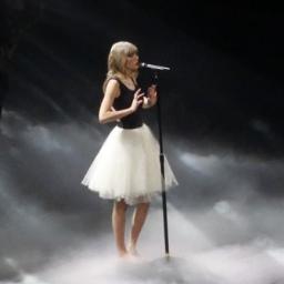 I'm a proud Dutch Swiftie ♥ | forever taken by my prince on the white horse ♥ | @taylorswift13 is my queen | follow back any way