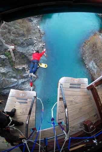 elliotkitch93's profile picture. 