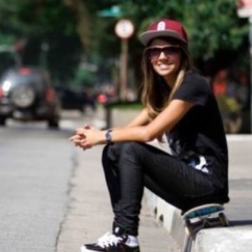 New Yorker here;) Skateboarding and guitar are my life!! 17 years young, DM me anytime #TEAMFOLLOWBACK follow meh please
