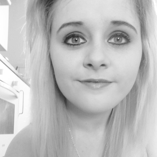 raw_sammijo's profile picture. I'm determined to meet Niall Horan one day! I love food and embarrassing myself in public places