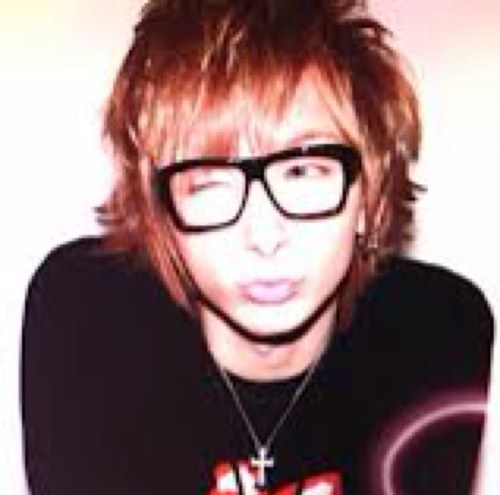 MIZUGCHI's profile picture. 世良です⊂((・⊥・))⊃ 趣味は映画鑑賞・音楽鑑賞 好きなアーティストは L’Arc-en-Ciel・洋楽・EMINEM・50cent・クリスブラウン・LMFAOとかいろいろ( ̄◇ ̄;) 好きな言葉は「努力」やなぁ(^O^☆♪ 最近何かとがんばり屋の世良です♪( ´θ`)ノ みんな、仲良くしてな( ´ ▽ ` )ノ