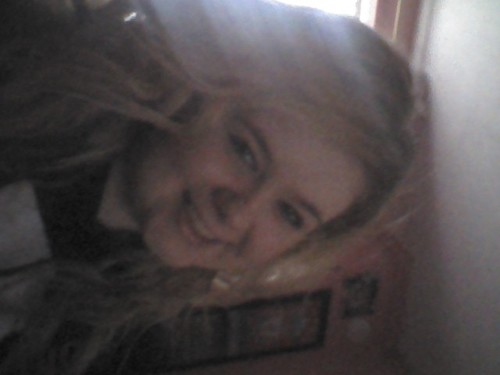 16|Irish|OneDirection|WeTheKings|CTFXC|AllTimeLow| Kik: xHols. I follow back :) xoxo