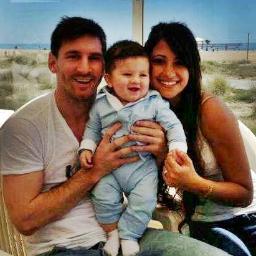 Twitter Para Los Fans De Leo Messi 
Página De Facebook: http://t.co/qxBt1YFQLN