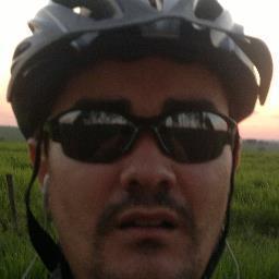 Fale macio e carregue um grande bastão; você irá longe”.
