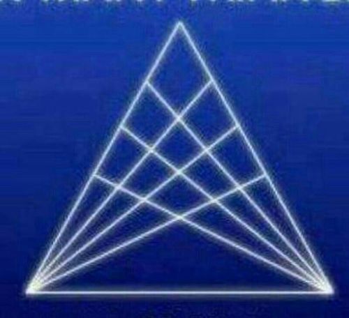 يداً بيد نحقق طموحاتنا ونمضي قدماً نحو مستقبل زاهر