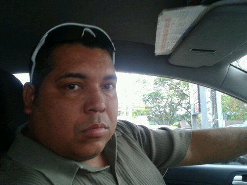 Tengo 42 anos soy soltero me gusta divertirme