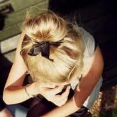 Hello, I'm a crazy girl and I really like simply love Del Ray Lane,, Beside her the one direction. He is interested in photography