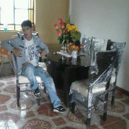 soy amante d ela muzika...no me gusta las mentiras ..y me gusta aconsejar amis amias kuando estan en un mal momento...uyy las kiero un monton