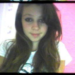 .♪♫ Keep Calm and me siiga ♪  
Segue nesse Twitter  @MariianaaLiima_  Que eu sigo de volta nesse (((: