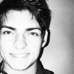 pehenrike2's profile picture. quem se define se limita!