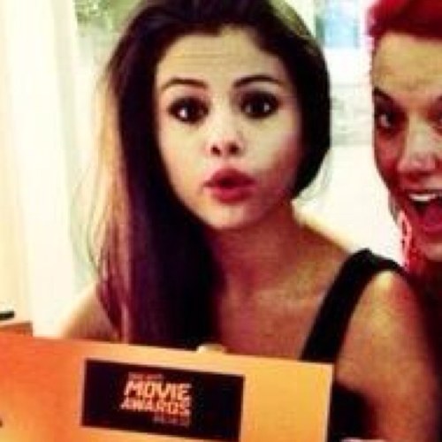 just another selenator account ♡
