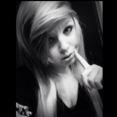 ❤ATL~SWS~MMF❤ I like sloths, music, ice cream & Skateboarding. 16, single, oh well. LOVE MEEE, or not, lateer. 100% followback. ✌