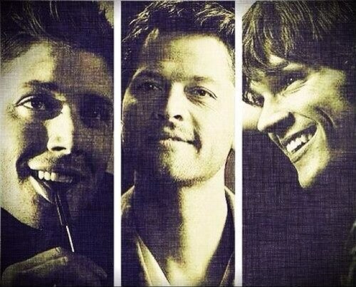 Im addicted to Supernatural. I know everything about everyone and every episode. Jensen!Jared!Misha! But im in love with Brock Kelly! #TeamFreeWill #MudMonkey!!