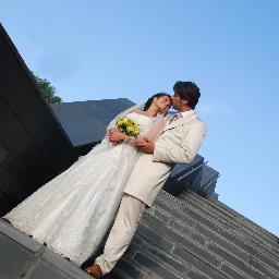 felizmente casado, enfermo del futbol y orgulloso padre de la princesa valeria y el príncipe Markel
UEFA PRO
