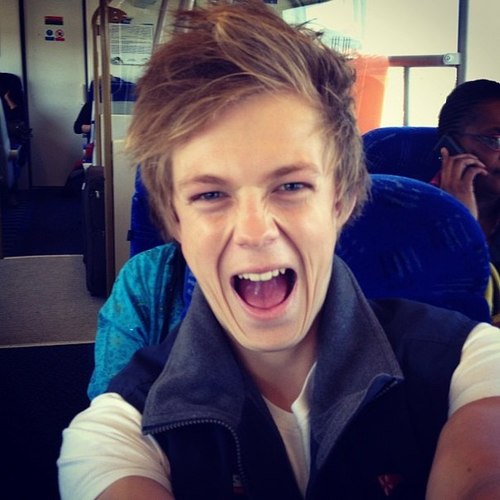 BeausTwerkCrew's profile picture. Her Arianator&His Belieber. O2L«-I fangirl over those boys. Live, laugh and love Youtubers.♥ Mariam+Paul Zimmer follows. i follow back :)