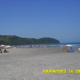 praiadabaleia's profile picture. Tem esse nome devido à Ilha localizada à sua frente. Com areia dura e águas calmas, possui vários condomínios residenciais e casas de veraneio .