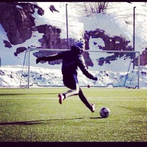 Midfielder at real madrid C.F Follow me && ill follow you back;D