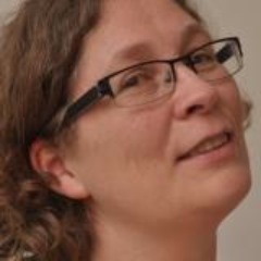 KirstiSb's profile picture. Administrerende direktør i familien, kone, tenåringsmor, transportør, romsdaling i barteby, gnagsår som masar til eg får svar, glad i ord og bøker.