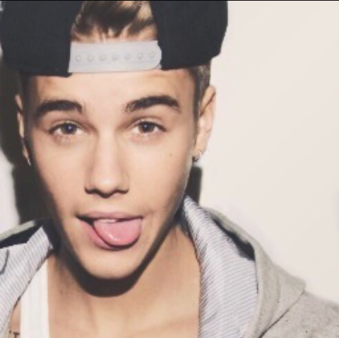 i am belieber he is so cute follow and love him !♡